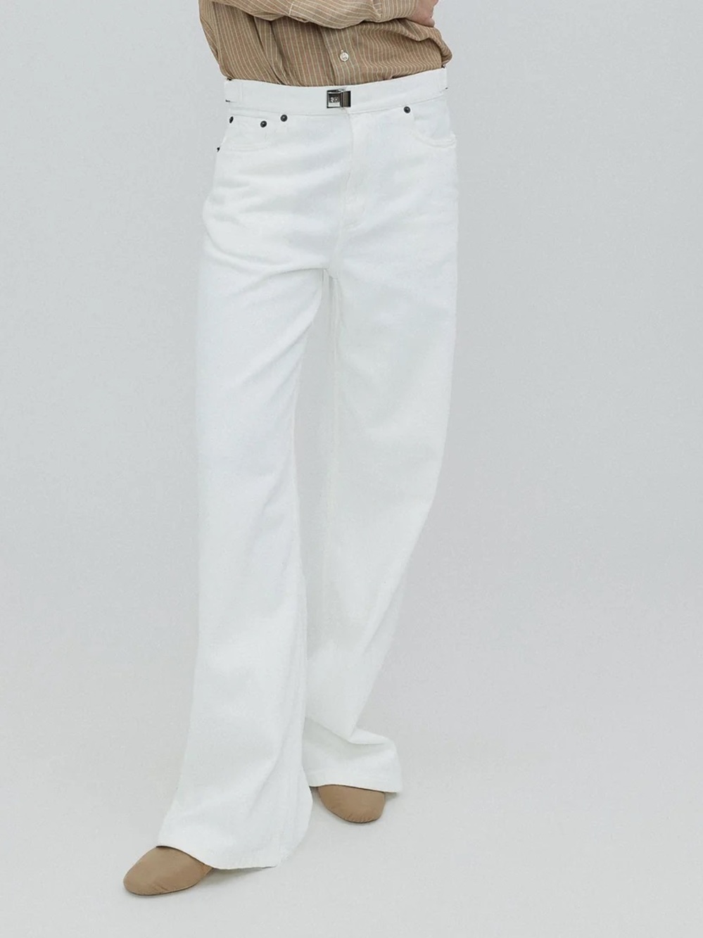 STILL HERE • Buckle jeans in milk white relaxed straight leg - size 24